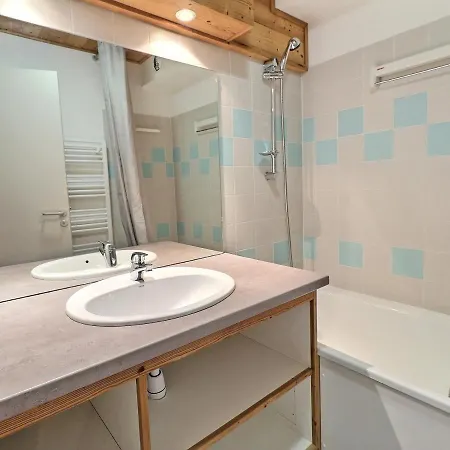 Skis Aux Pieds, 2 Pièces, 4 Pers, La Tania, Résidence Le Grand Bois - Fr-1-182a-23 Appartement *